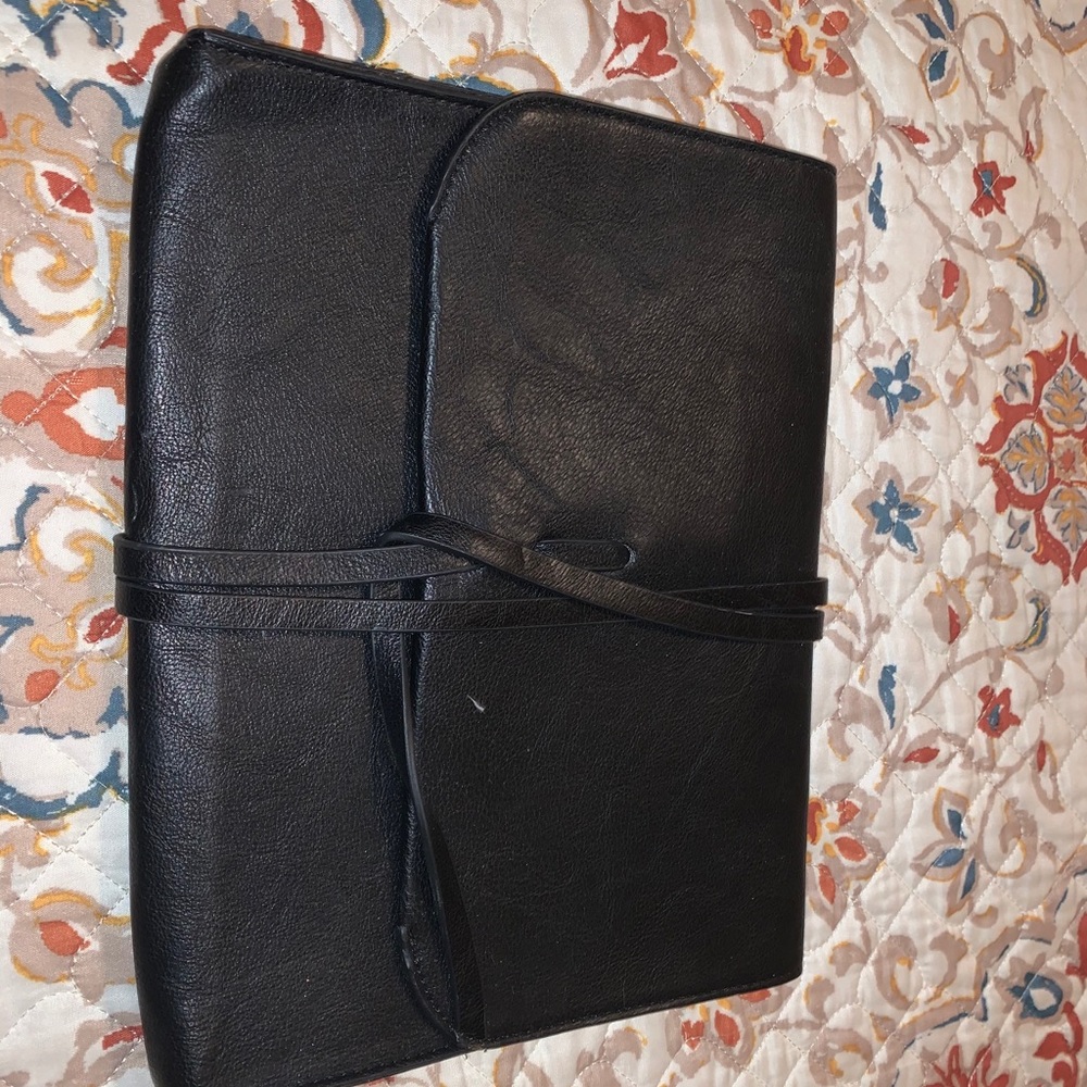 Black chic clutch